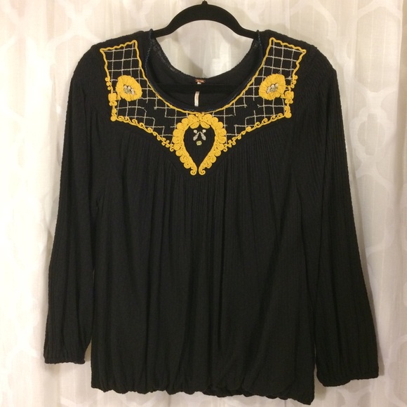 Free People Tops - $19/2+ Free People Embroidered Slouchy Elastic